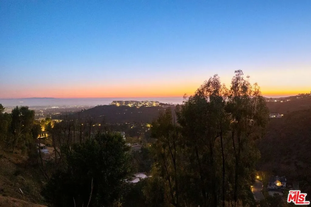 1211 Linda Flora Drive, Los Angeles, California 90049 home-pic-7