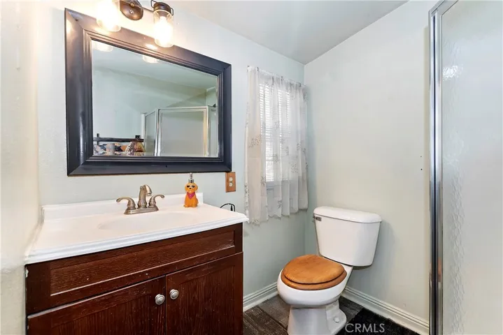 Bathroom 1.