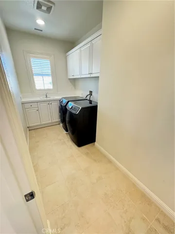 10 Lark, Lake Forest, California 92630