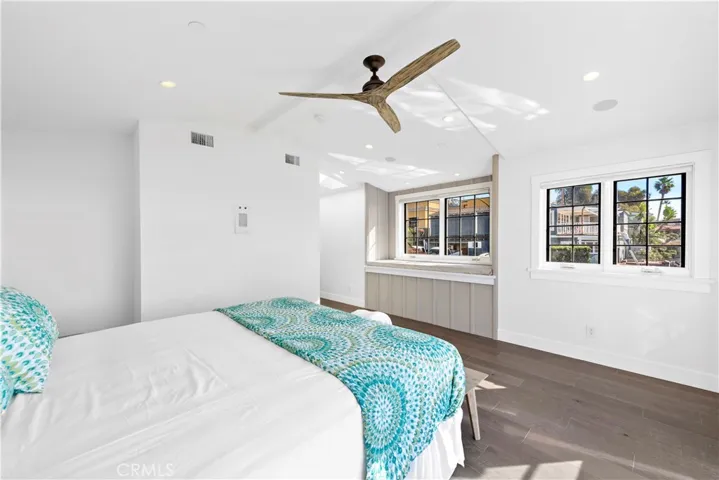 156 Pearl Street, Laguna Beach, California 92651