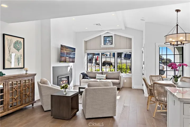 156 Pearl Street, Laguna Beach, California 92651