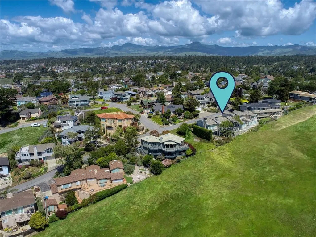 404 Huntington Road, Cambria, California 93428 home-pic-3