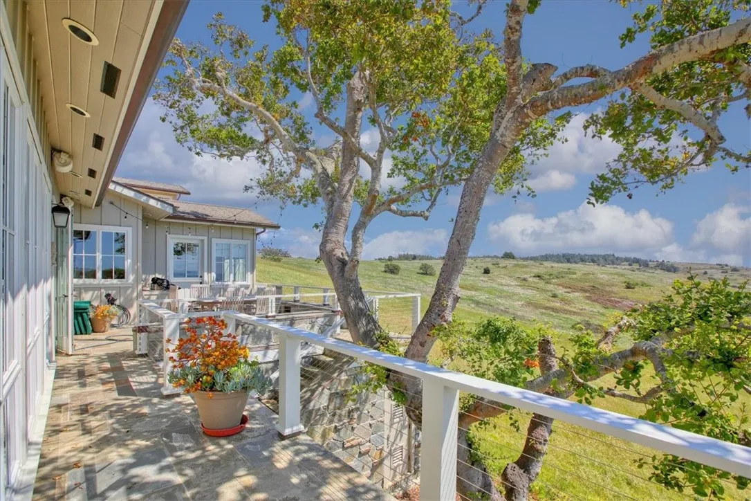 404 Huntington Road, Cambria, California 93428 home-pic-32