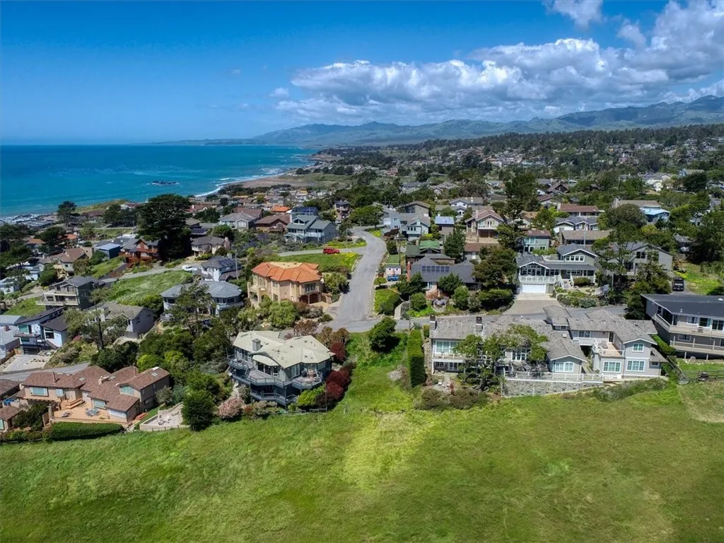 404 Huntington Road, Cambria, California 93428 home-pic-72