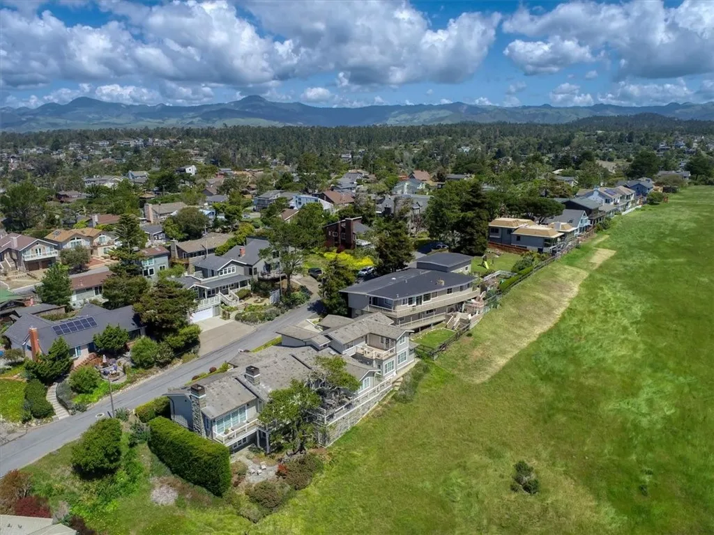 404 Huntington Road, Cambria, California 93428 home-pic-70