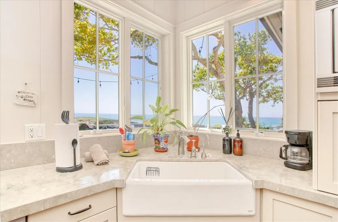 404 Huntington Road, Cambria, California 93428 home-pic-19