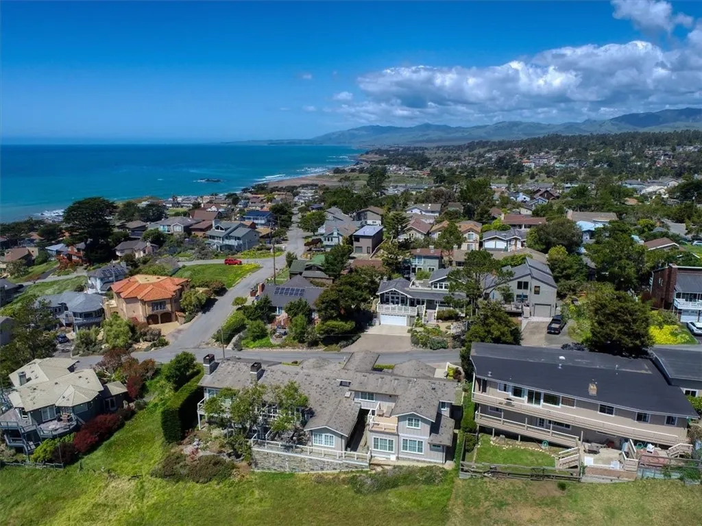 404 Huntington Road, Cambria, California 93428 home-pic-68