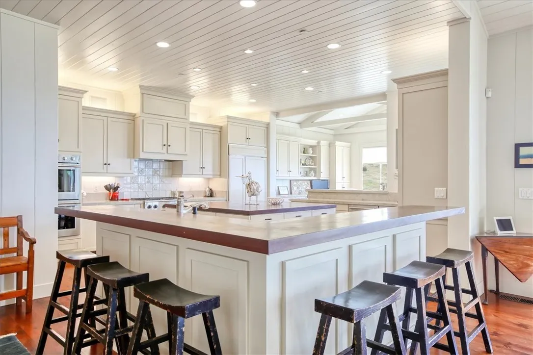 404 Huntington Road, Cambria, California 93428 home-pic-12