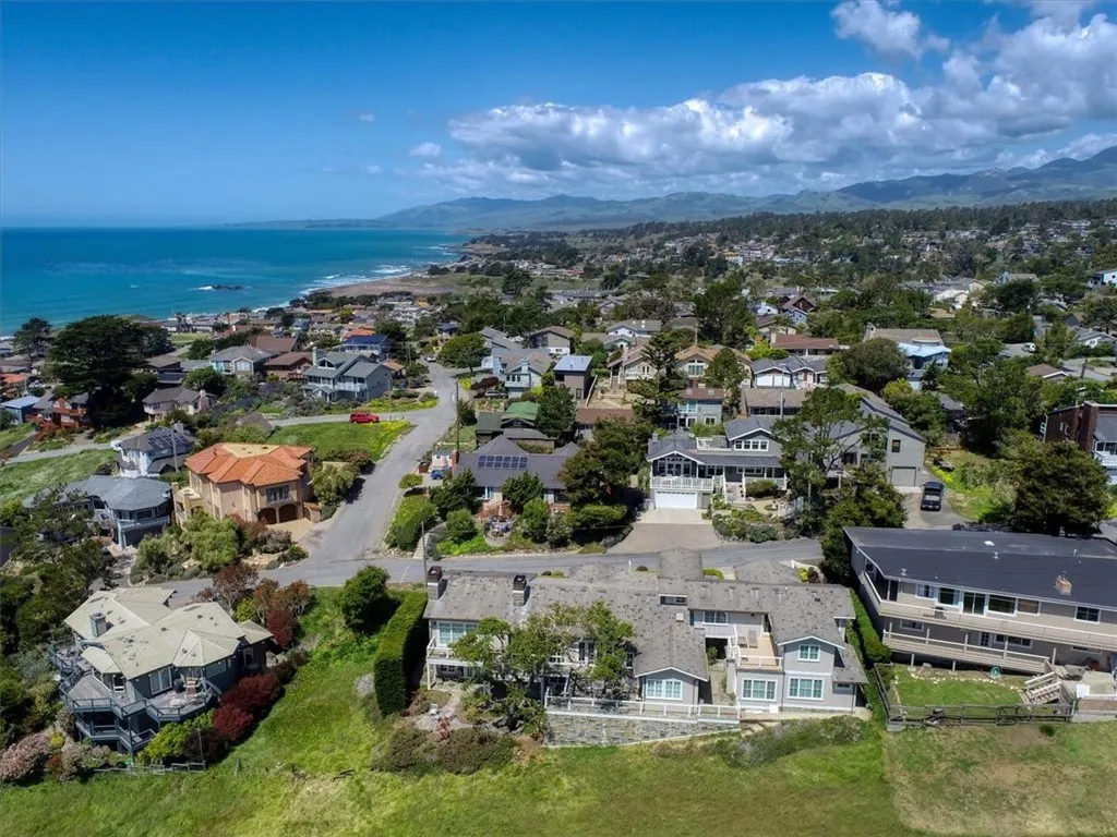 404 Huntington Road, Cambria, California 93428 home-pic-69