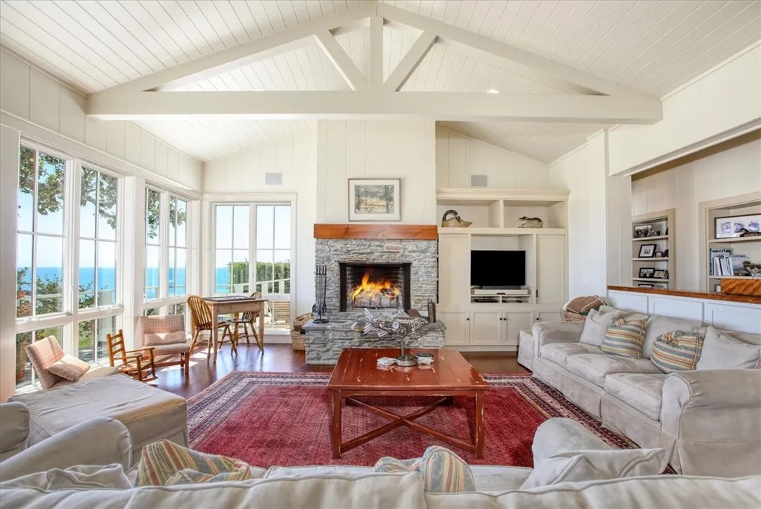 404 Huntington Road, Cambria, California 93428 home-pic-7