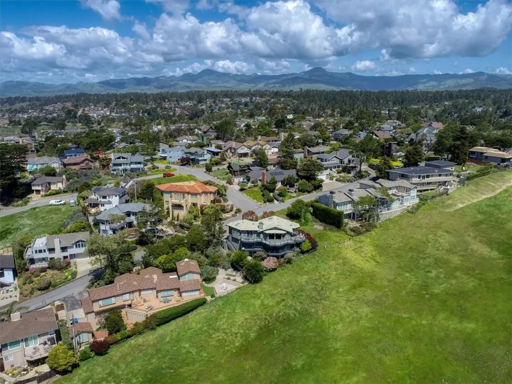404 Huntington Road, Cambria, California 93428 home-pic-71