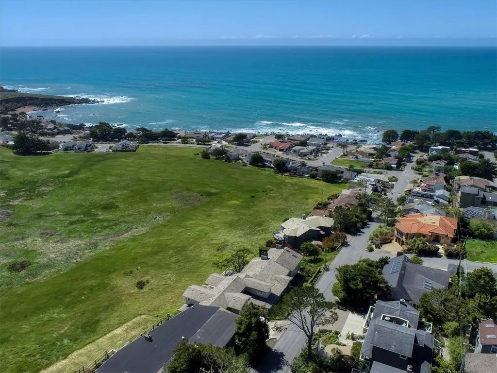 404 Huntington Road, Cambria, California 93428 home-pic-63