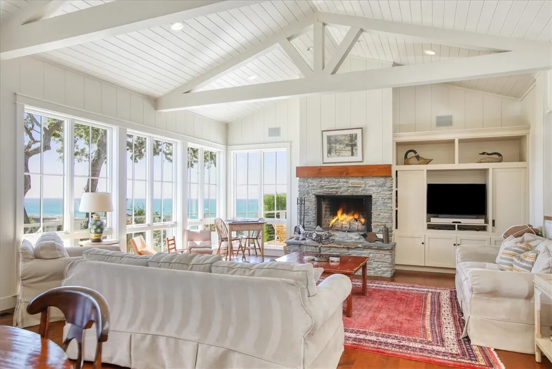 404 Huntington Road, Cambria, California 93428 home-pic-8