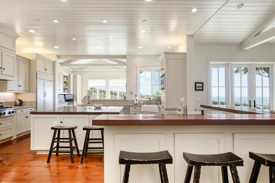 404 Huntington Road, Cambria, California 93428 home-pic-15