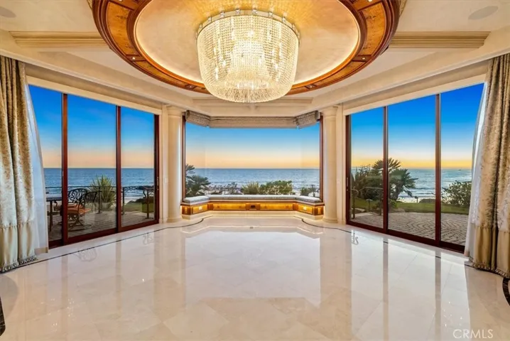 Unparalleled views & sunsets