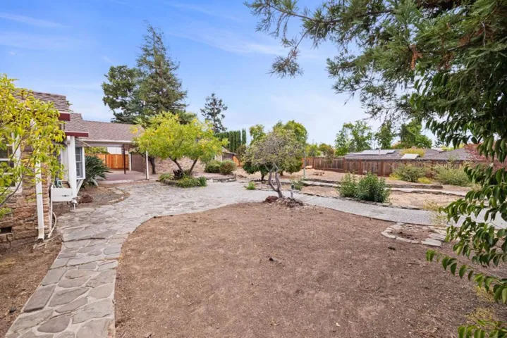 21471 Vai Avenue, Cupertino, California 95014