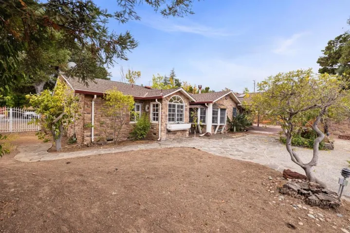 21471 Vai Avenue, Cupertino, California 95014