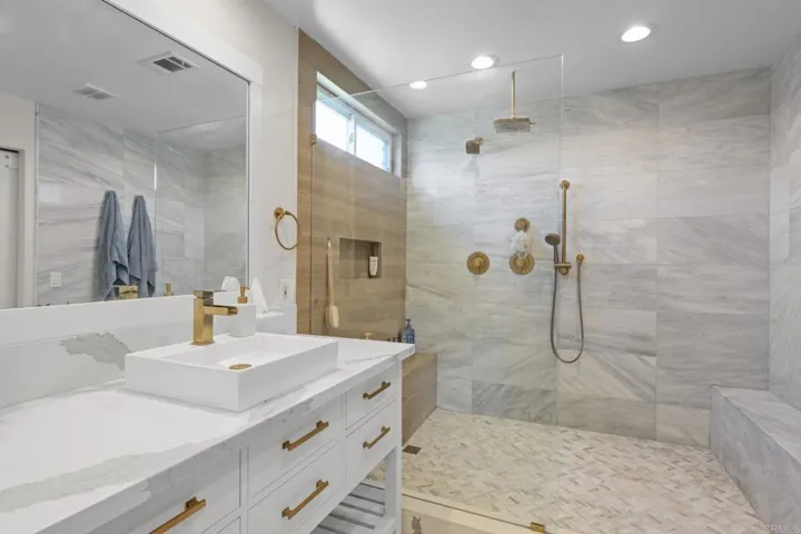 2101 Holly Avenue, Escondido, California 92027