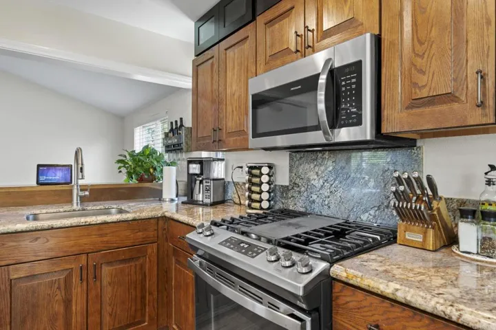 2101 Holly Avenue, Escondido, California 92027