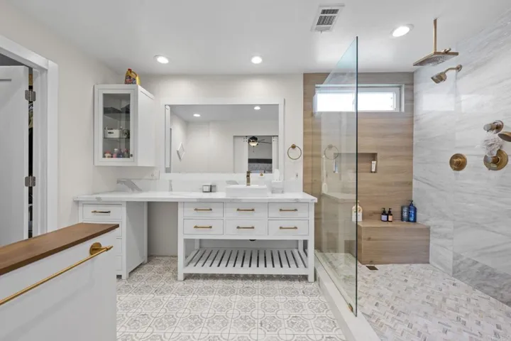 2101 Holly Avenue, Escondido, California 92027