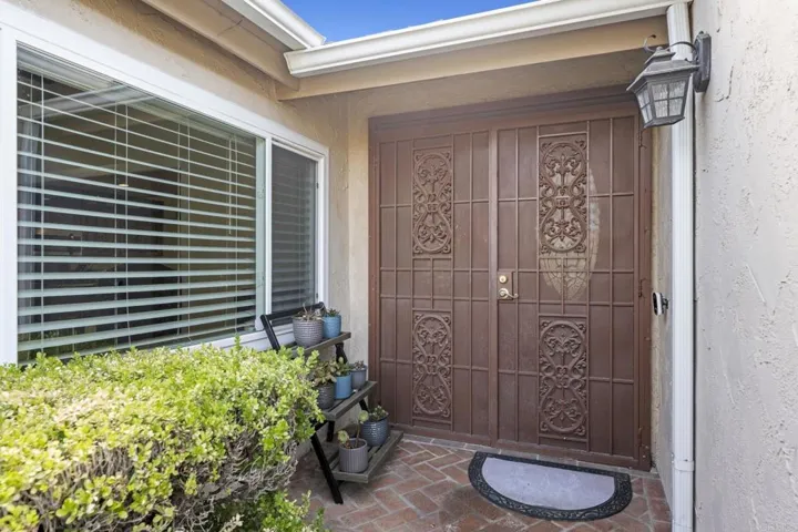 2101 Holly Avenue, Escondido, California 92027