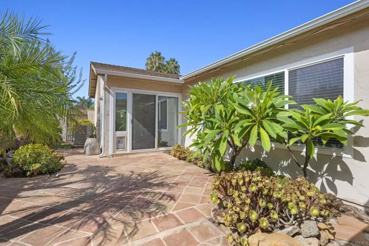 2101 Holly Avenue, Escondido, California 92027