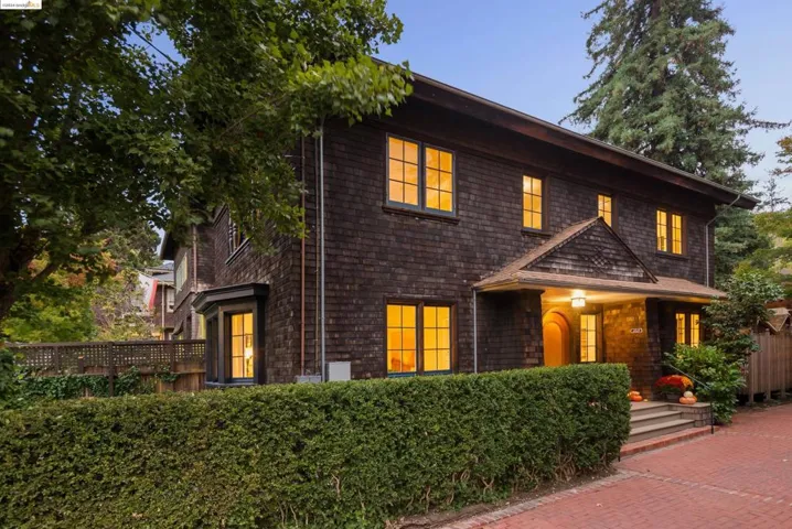 2816 Derby St, Berkeley, California 94705