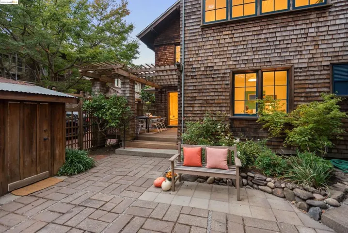 2816 Derby St, Berkeley, California 94705