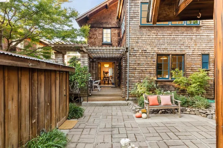 2816 Derby St, Berkeley, California 94705