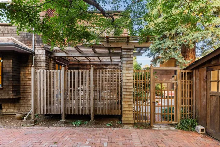 2816 Derby St, Berkeley, California 94705