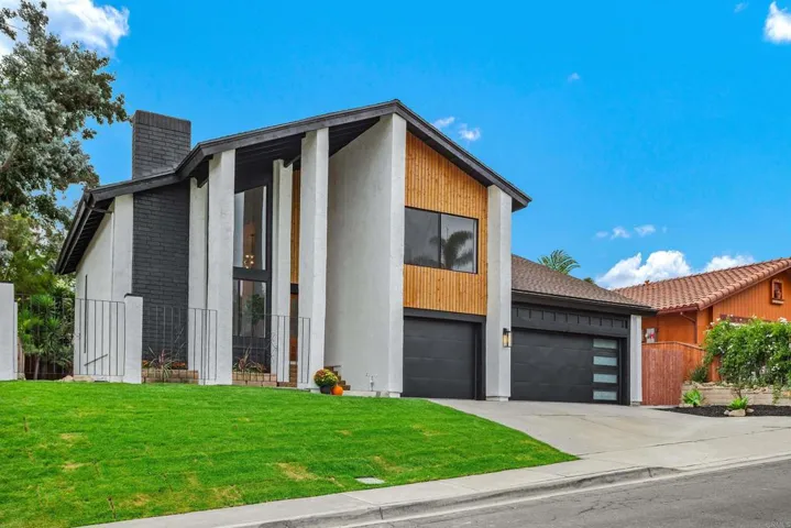 2101 Crown View Way, Oceanside, California 92056