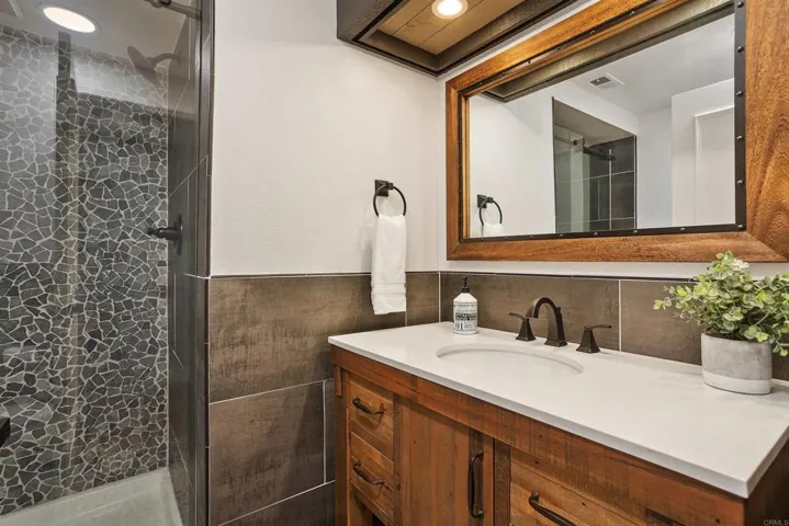 2101 Crown View Way, Oceanside, California 92056