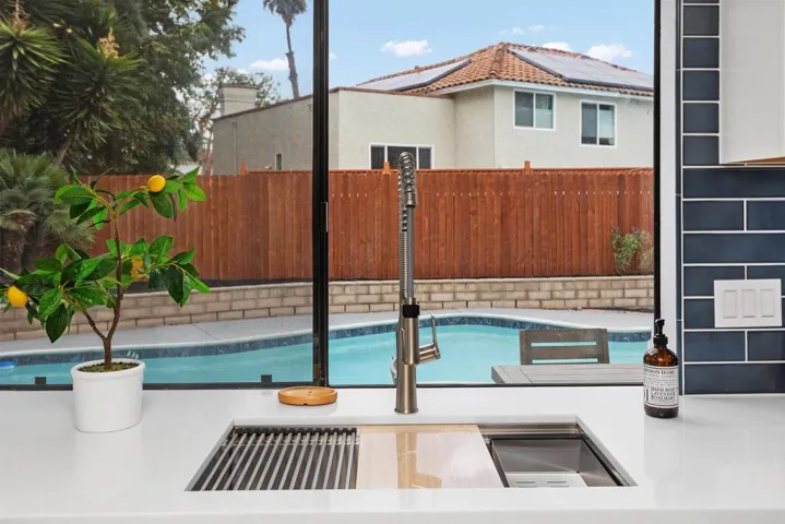2101 Crown View Way, Oceanside, California 92056