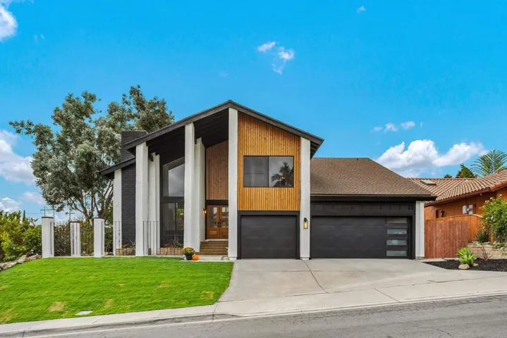 2101 Crown View Way, Oceanside, California 92056