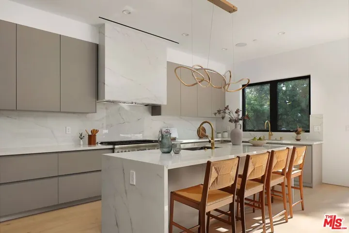 2255 Camden Avenue, Los Angeles, California 90064