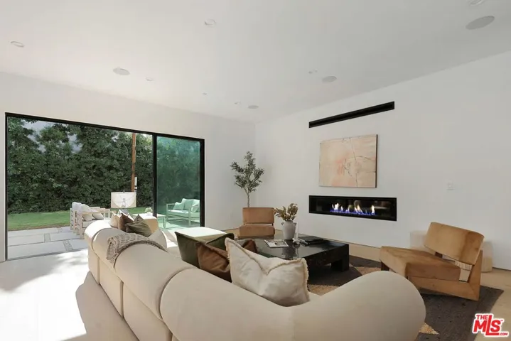 2255 Camden Avenue, Los Angeles, California 90064