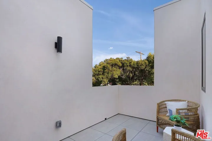 2255 Camden Avenue, Los Angeles, California 90064
