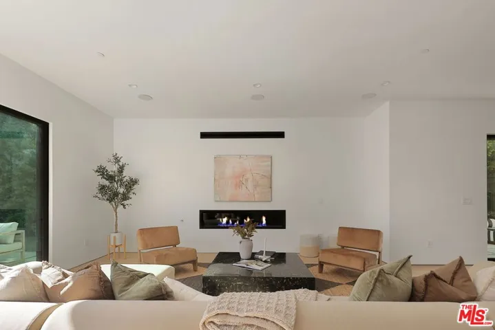 2255 Camden Avenue, Los Angeles, California 90064