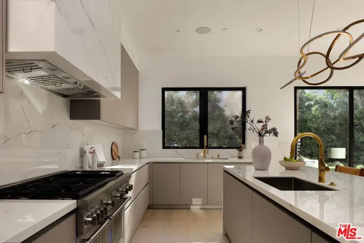 2255 Camden Avenue, Los Angeles, California 90064