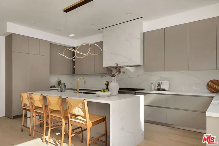 2255 Camden Avenue, Los Angeles, California 90064