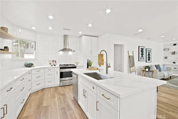 811 Stephens Avenue, Fullerton, California 92833