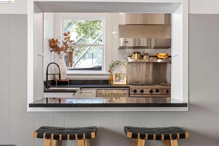 174 Santa Clara, Oakland, California 94610