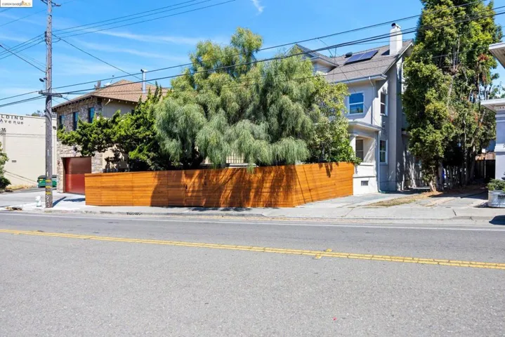 174 Santa Clara, Oakland, California 94610