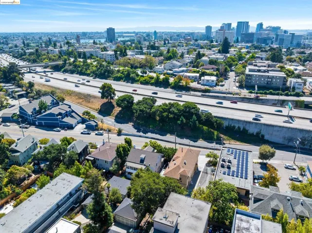 174 Santa Clara, Oakland, California 94610