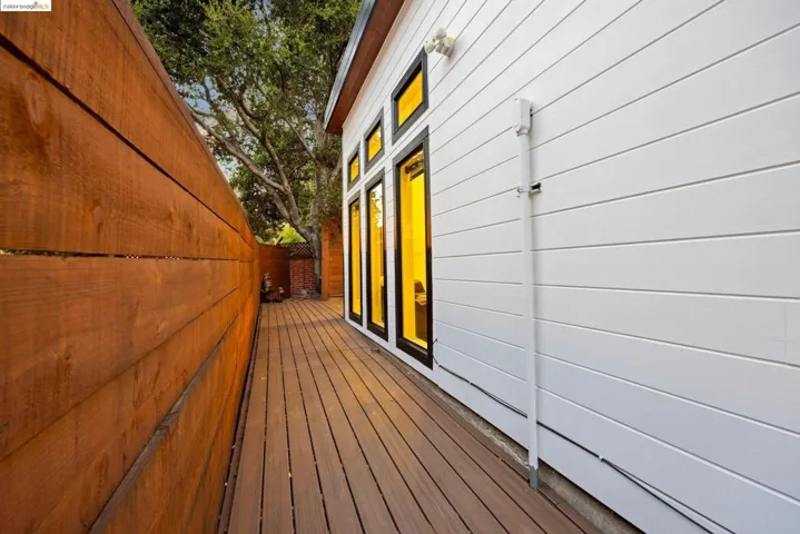 174 Santa Clara, Oakland, California 94610