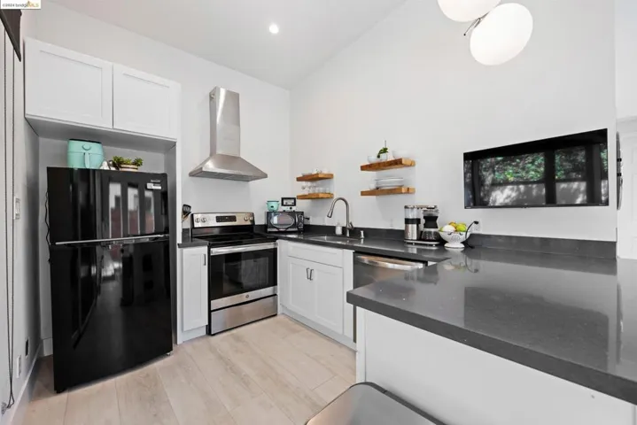 174 Santa Clara, Oakland, California 94610