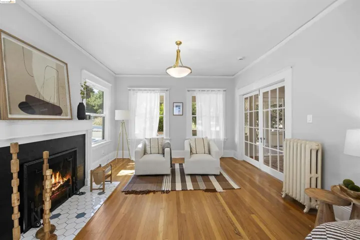 174 Santa Clara, Oakland, California 94610