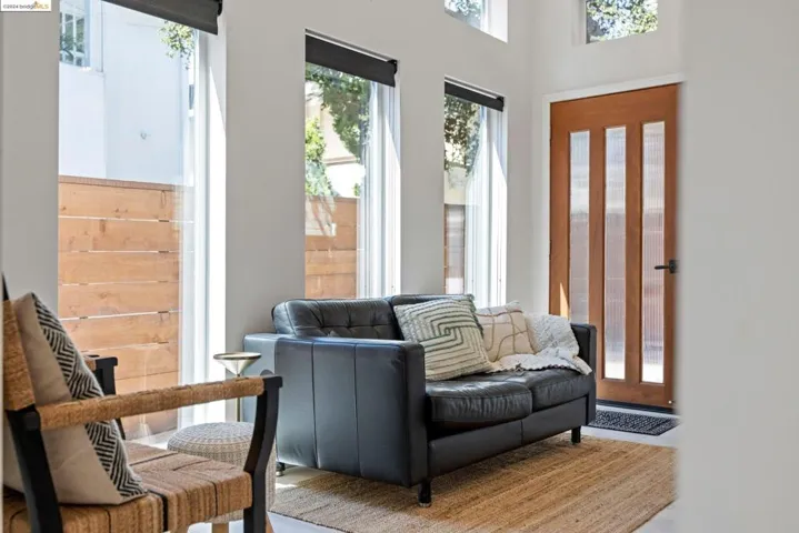 174 Santa Clara, Oakland, California 94610