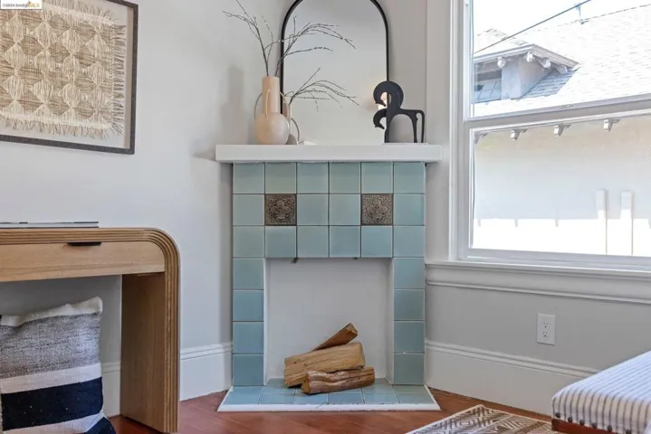 174 Santa Clara, Oakland, California 94610
