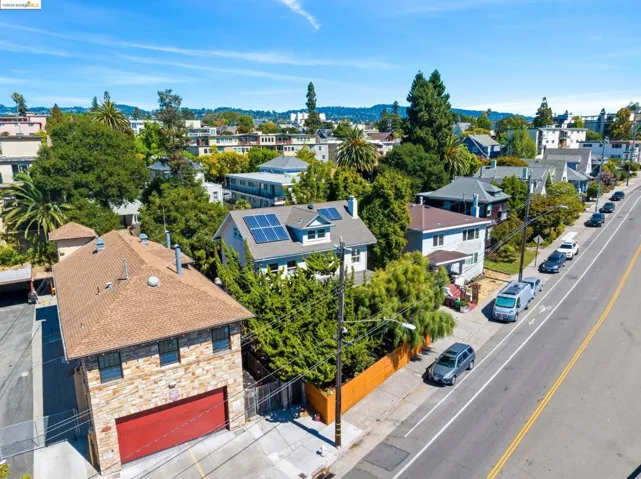 174 Santa Clara, Oakland, California 94610